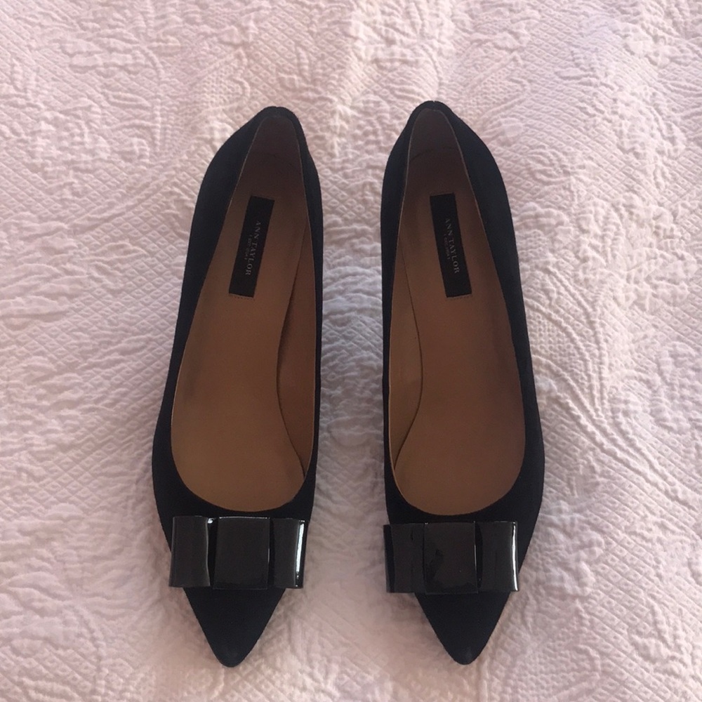 Ann Taylor Grayson Patent Bow Pointy Toe Pumps